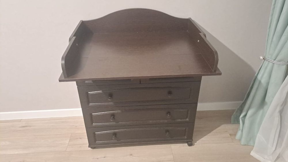 Продам комод,пеленальный стол