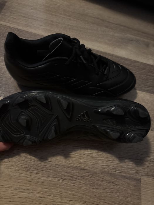 Ghete fotbal iarba-  Adidas- - marimea 42