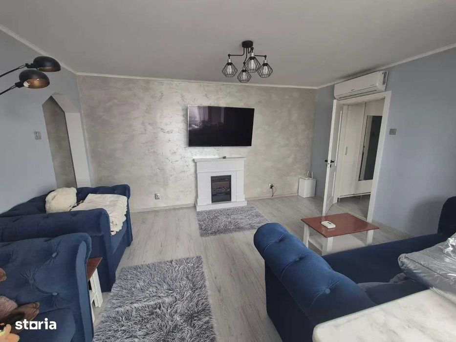 apartament  3 camere semidecomandat