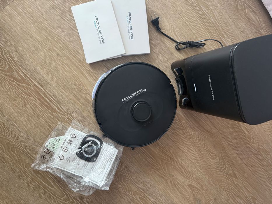 Robot aspirator Rowenta, stație de auto-golire, ca nou/complet echipat
