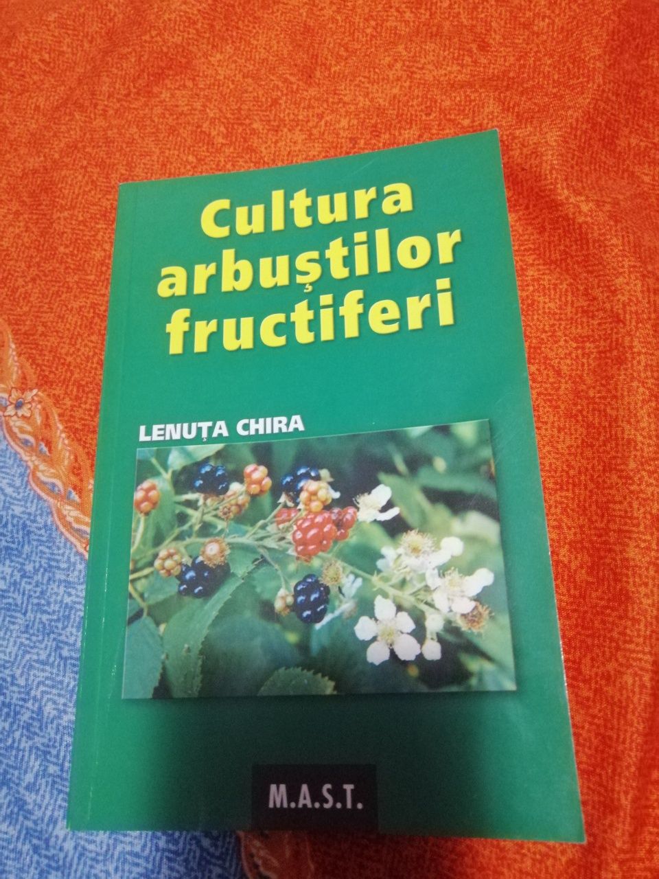 Carte cultura arbustilor fructiferi