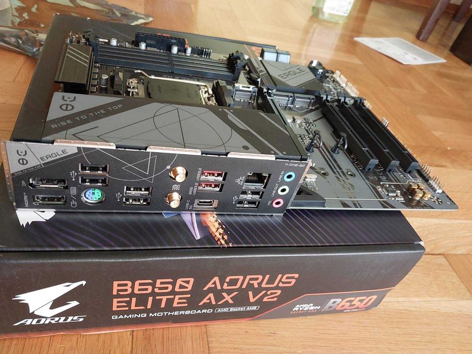 НОВ AMD Ryzen 5 9600X + Gigabyte B650 Eagle AX Wi-Fi