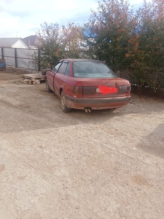 Автомобиль Ауди б4