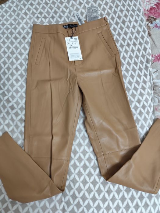 Pantaloni piele ZARA