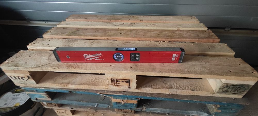 Дигитален нивелир Milwaukee REDSTICK, 60 см