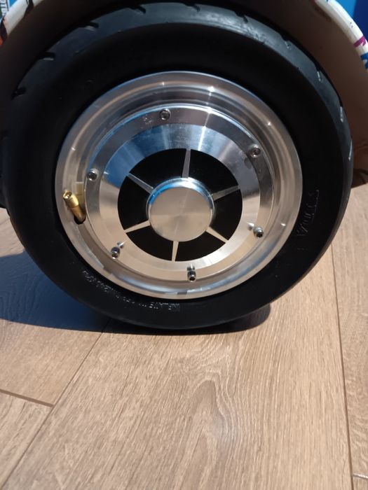 Продавам ховърборд