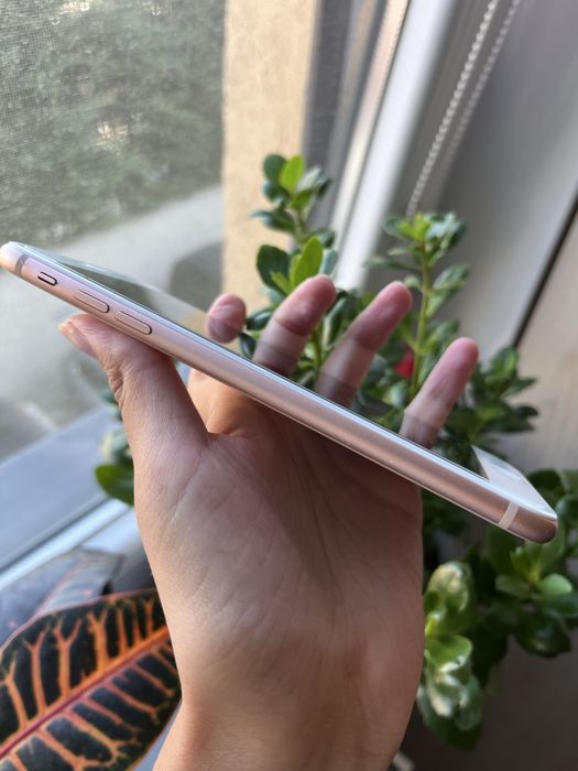 Iphone 8 Plus Rose 64Gb 75% Baterie