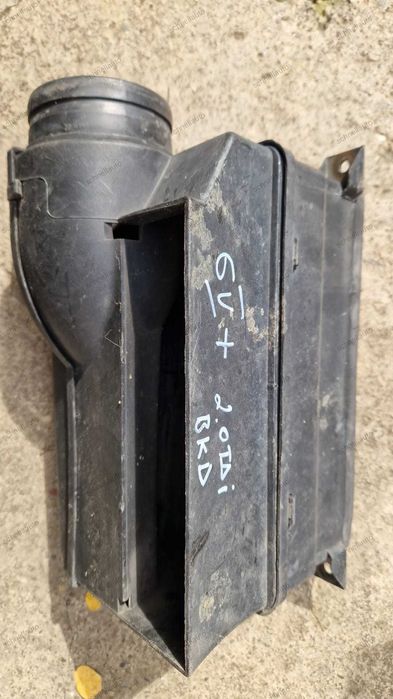 Deflector aer VW Golf 5 plus cod 1K0 805 971 C