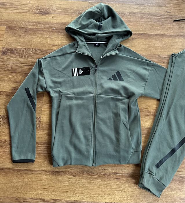 Мъжки,памучен,масленозелен екип Adidas