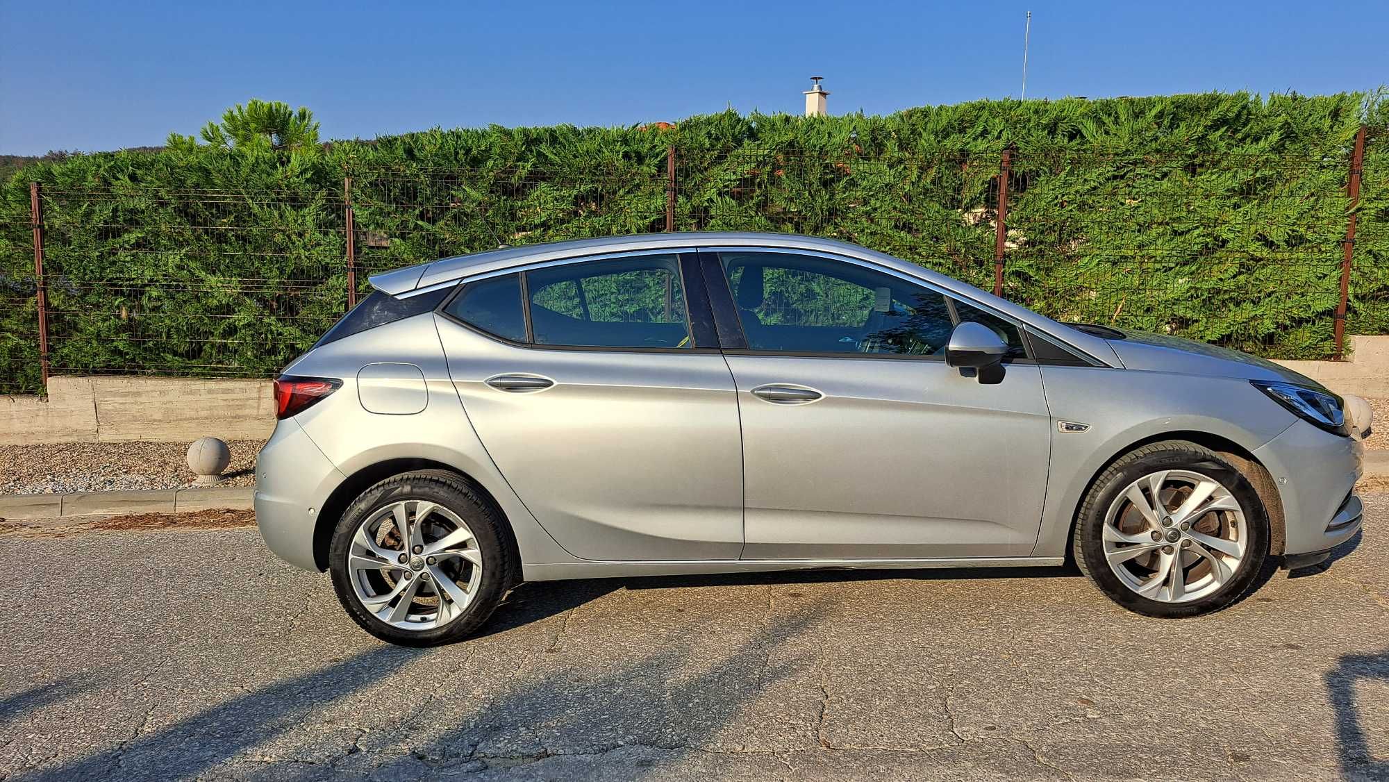 Продавам Opel Astra K