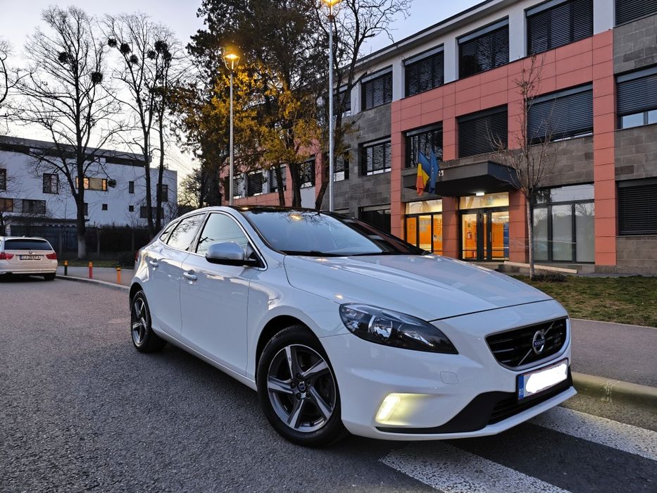Volvo V40 R Design 2.0 Diesel D4, 190 Cp/Hp, panoramic, biturbo, piele