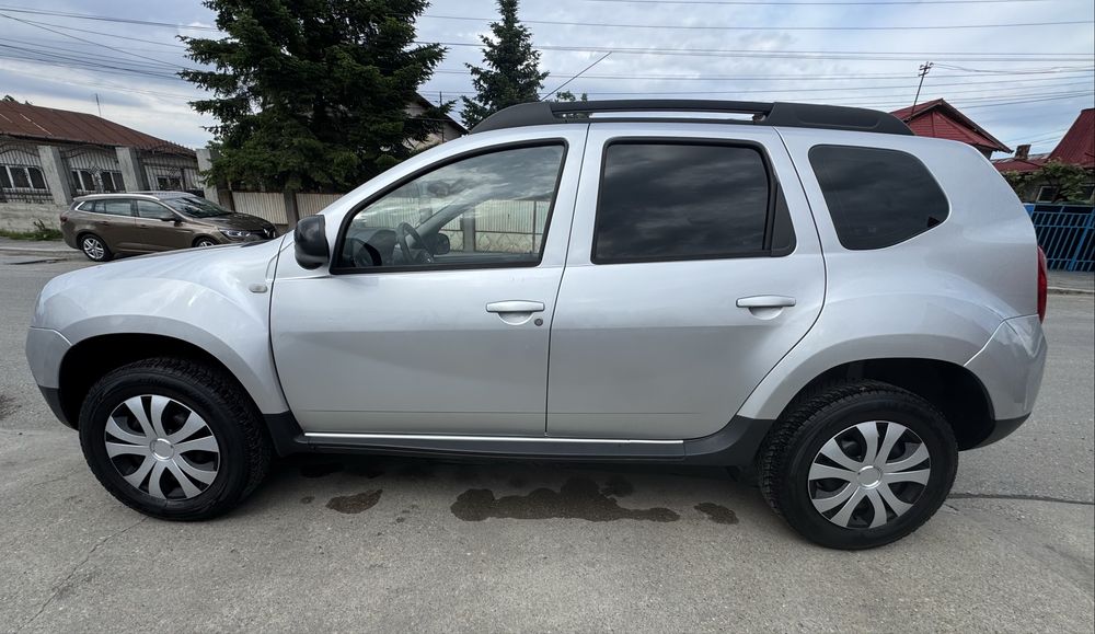 Vând Dacia Duster 1.6 - 16v, an 2011, clima