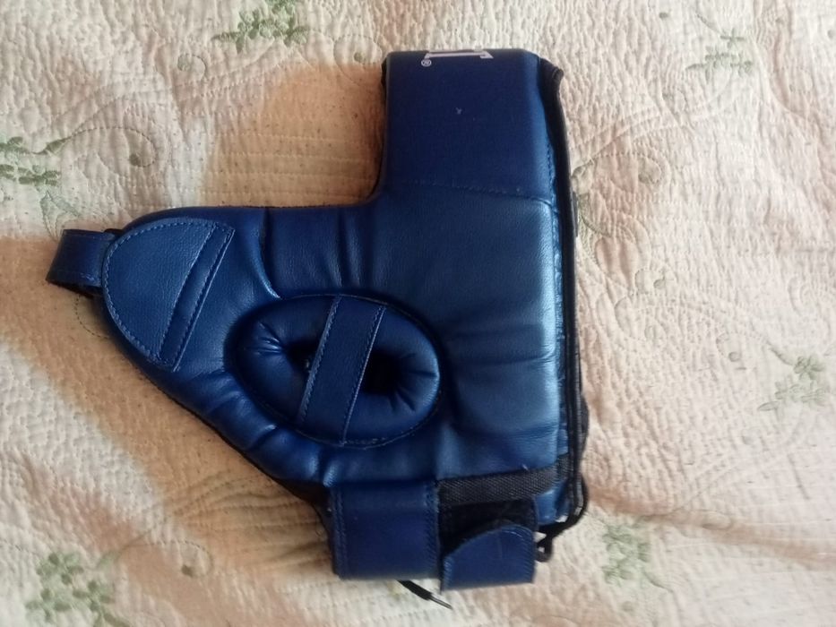 Продам шлем и накладки для MMA.