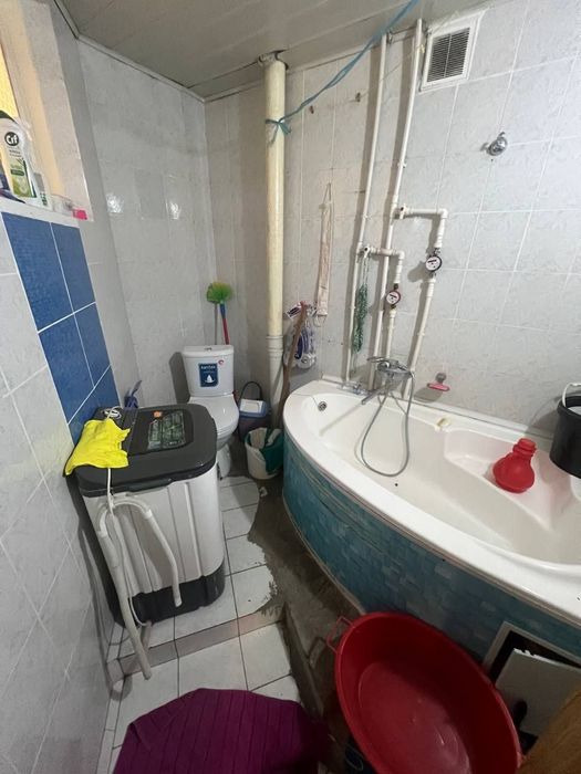 Срочно продаётся 2х комнатная квартира на навои узбегим