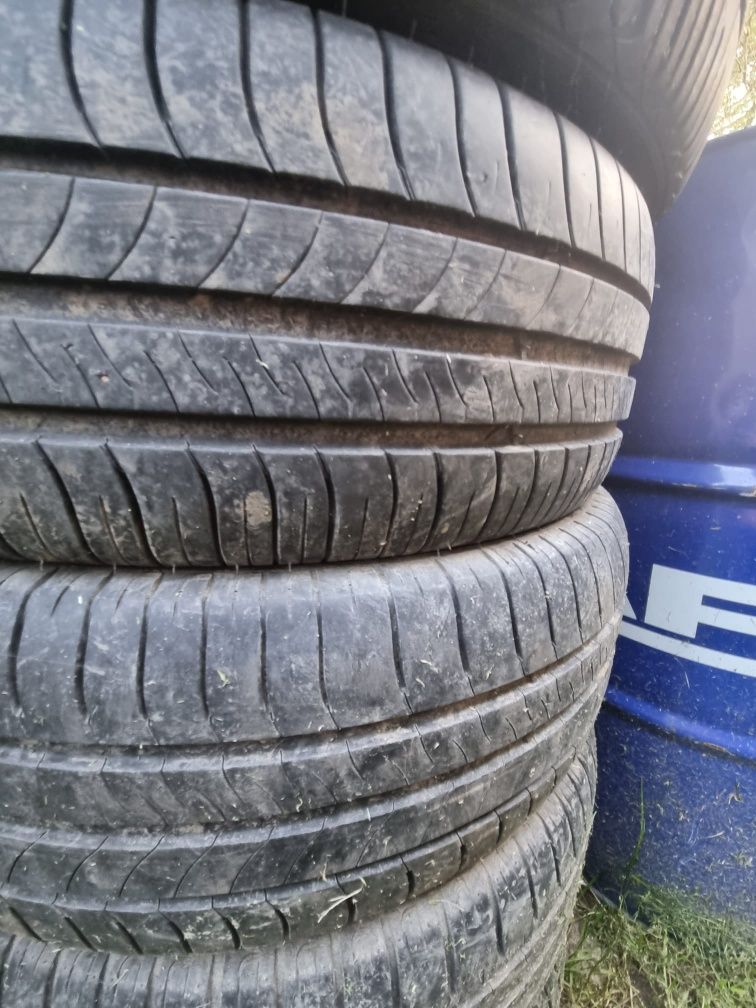 Vand Anvelope / Cauciucuri 205/60/16 Michelin dot 2020 
Pret150lei
Dim