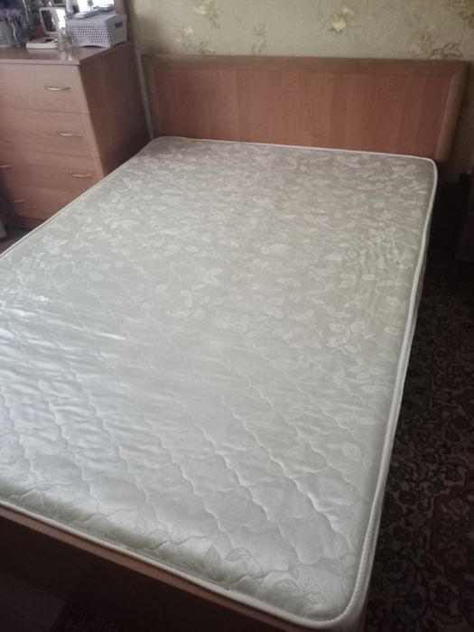 Продам кровать двуспальная
