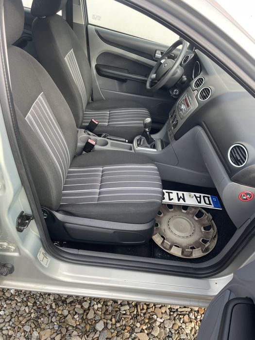 Ford focus 1.6 benzina din 2010
