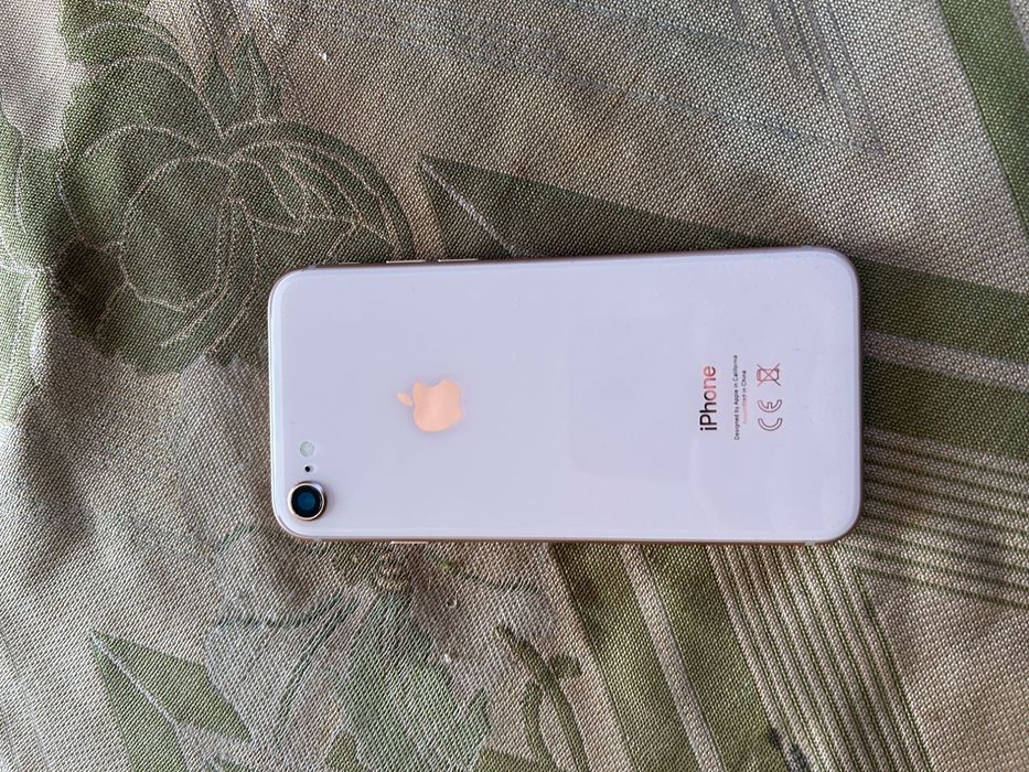 iPhone 8(като нов)