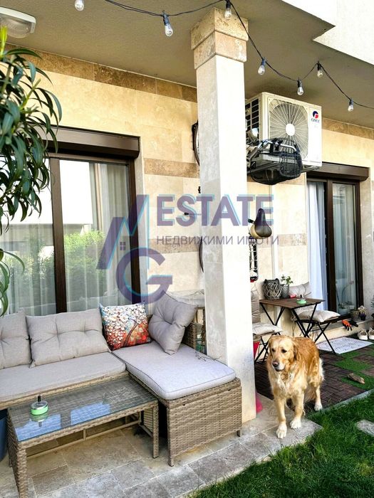 Двуетажна къща с две паркоместа в Сарафово, местност Лахана