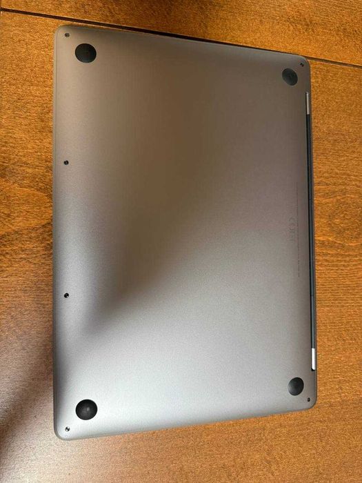 MacBook Pro M1 256 - без забележки