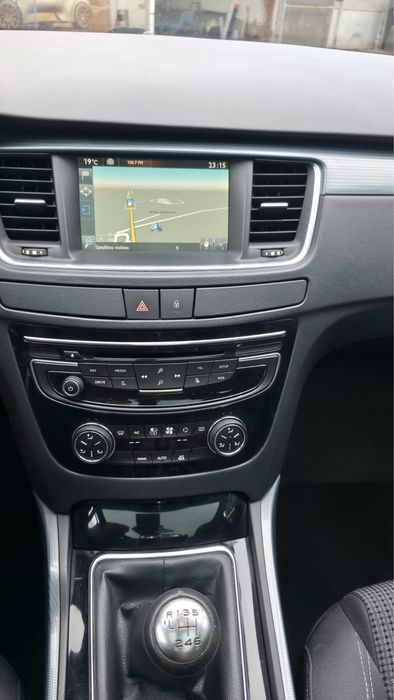 Peugeot 508, manual