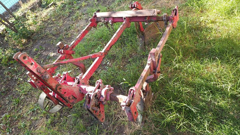 Tocătoare tip elicopter și plug vie