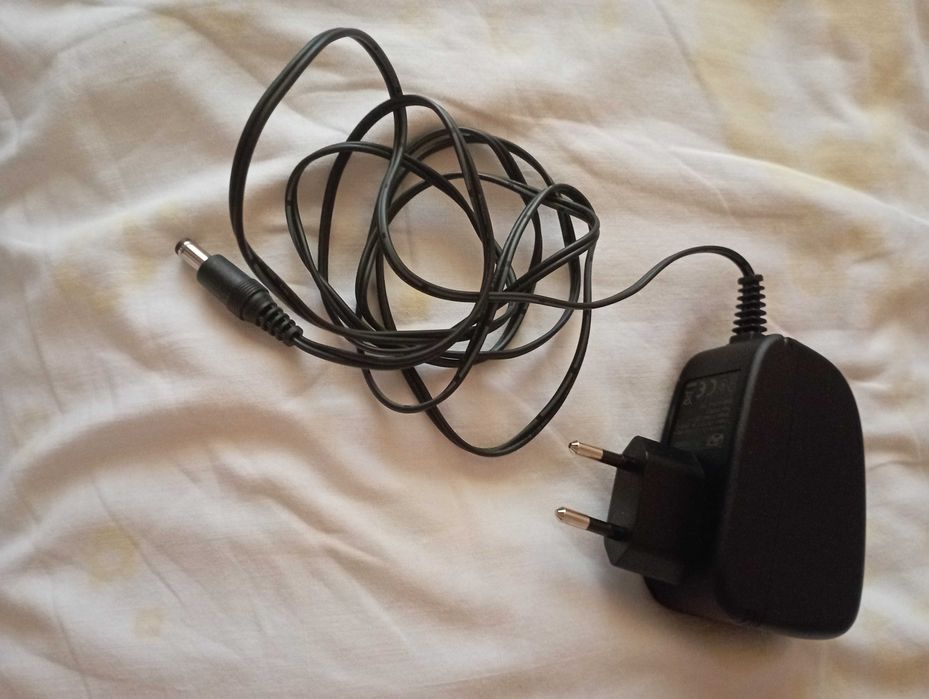 adaptor AC/DC de 12V 1.5A ,Nou