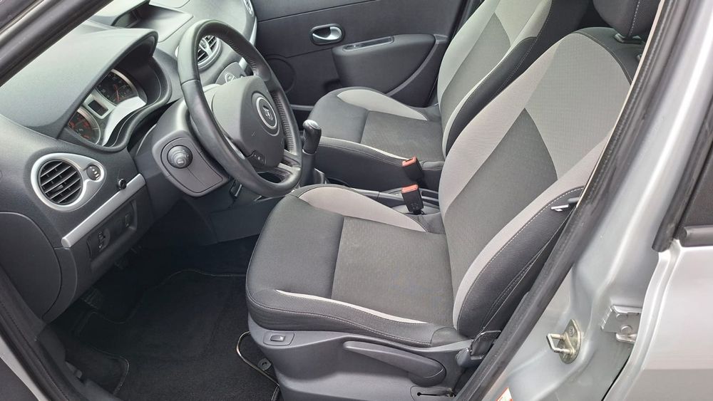 Renault Clio  an fabricație 2011