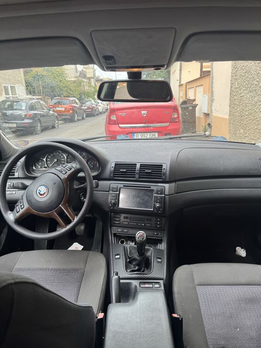 Vand e46 negru 1.8