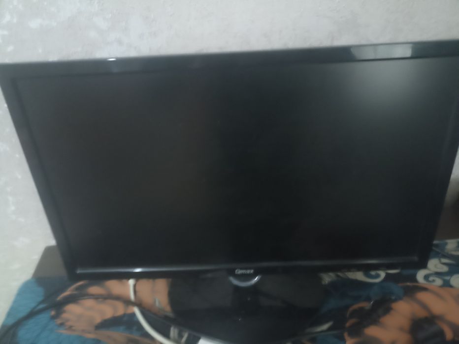 Продаю комплект клавиатура мышка(беспроводная) и монитор