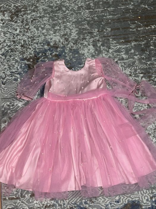 Платье для девочек , в идеальном состоянии