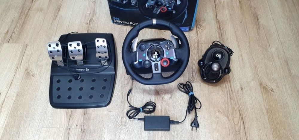 Volan Logitech G29 + pedale+schimbator