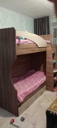 Продам кровать двухъярусная детская