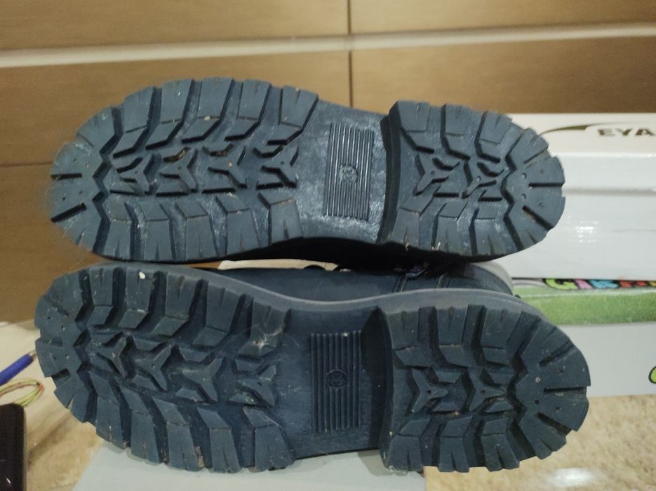 Продавам боти 33 размер