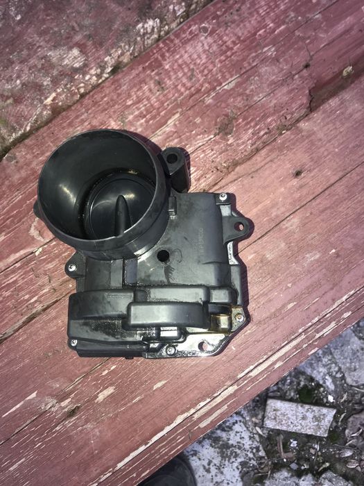 Дроселова клапа за пежо 1.6 турбо бензин