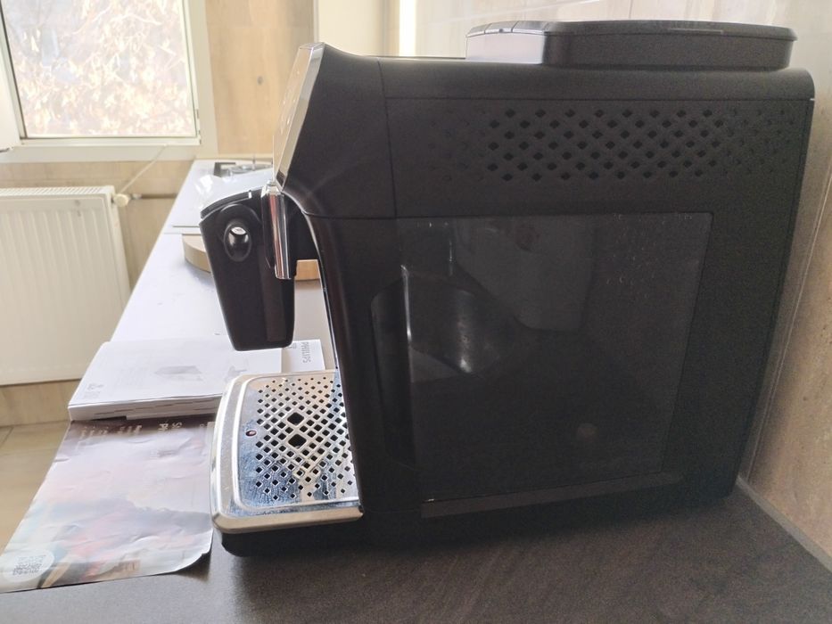 Espressor automat Philips EP2231/40, sistem LatteGo, 3 bauturi, filtru