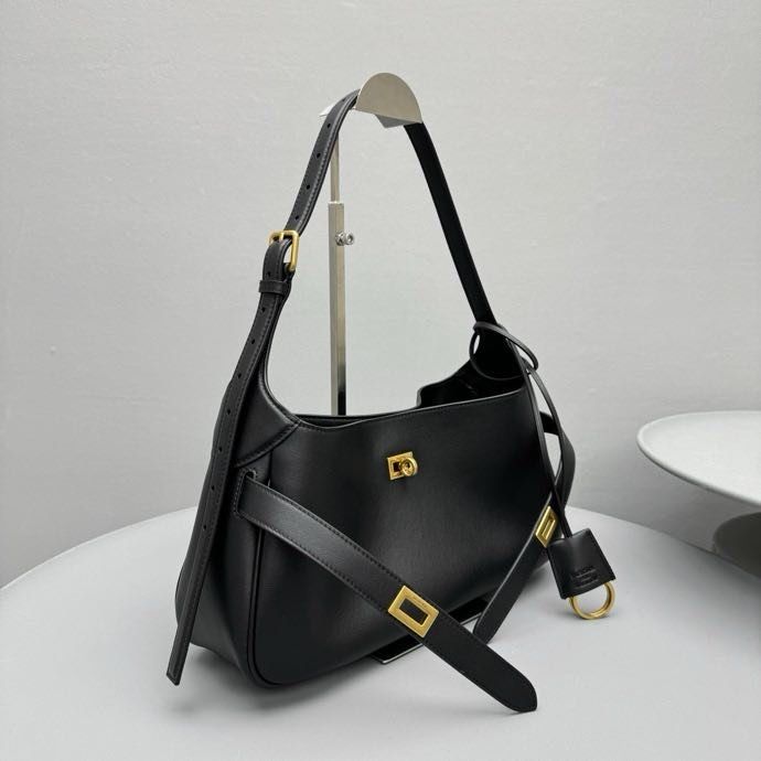 Geanta Balenciaga Belair, Noir Minimaliste, 35 cm