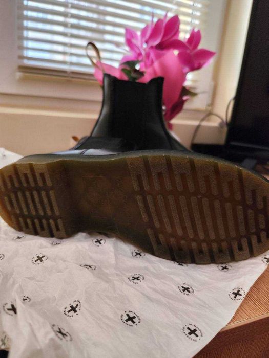 Продавам есенно-зимни боти Dr. Martens – размер 38– ТОП цена 110 лв.