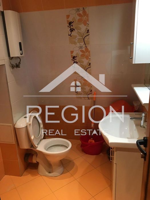 Дава се под наем Тристаен апартамент в Варна, Червен площад - 80 кв.м за 612 € - Снимка #11