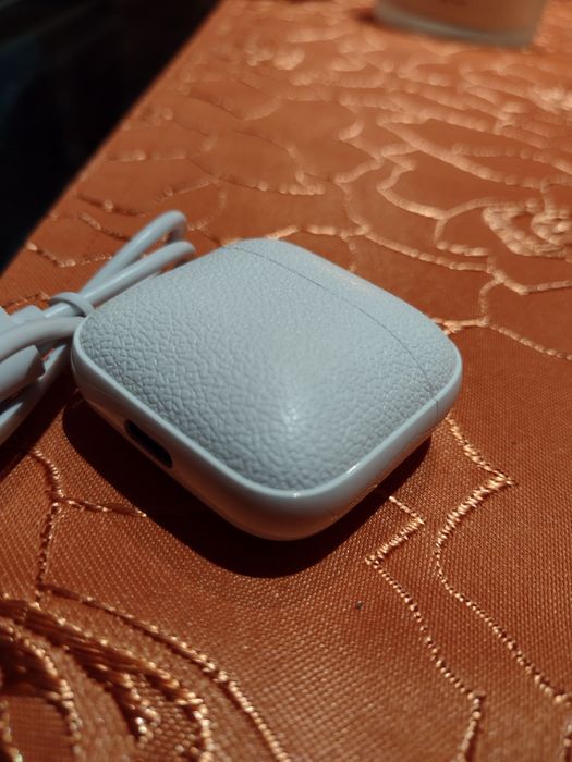 Слушалки True Wireless  USB-c