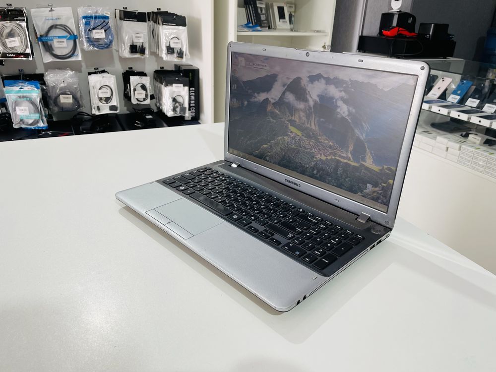 Рассрочка! Samsung 350V - Core i7-3610QM/8Gb/SSD 256Gb/HD Graphics