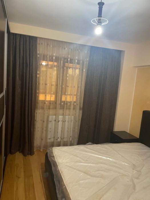 Inchiriez apartament cu 4 camere
