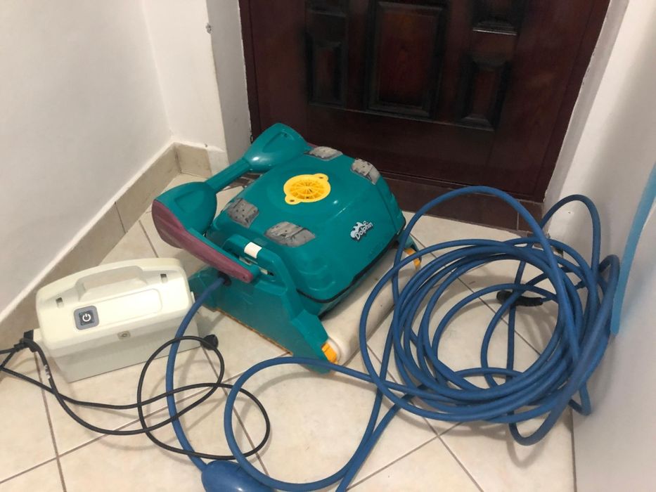 Robot aspirator curatare intretinere piscina Dolphin vintage