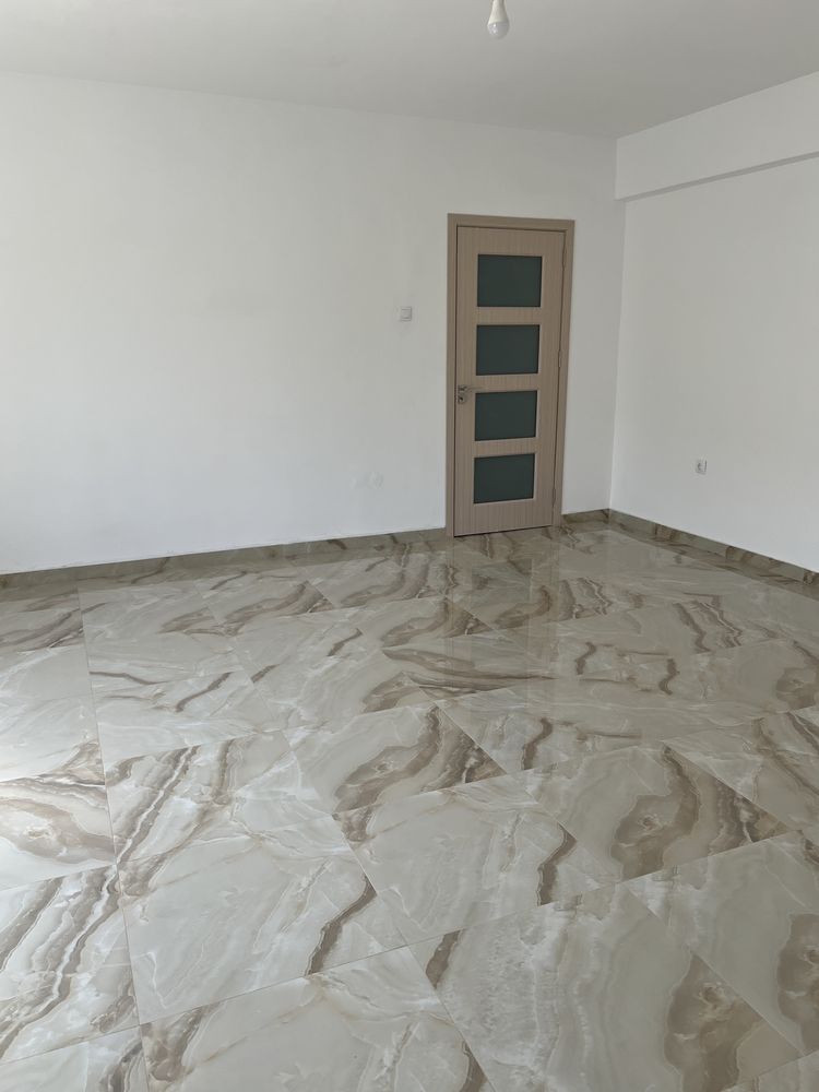 Închiriez casa 4 camere
