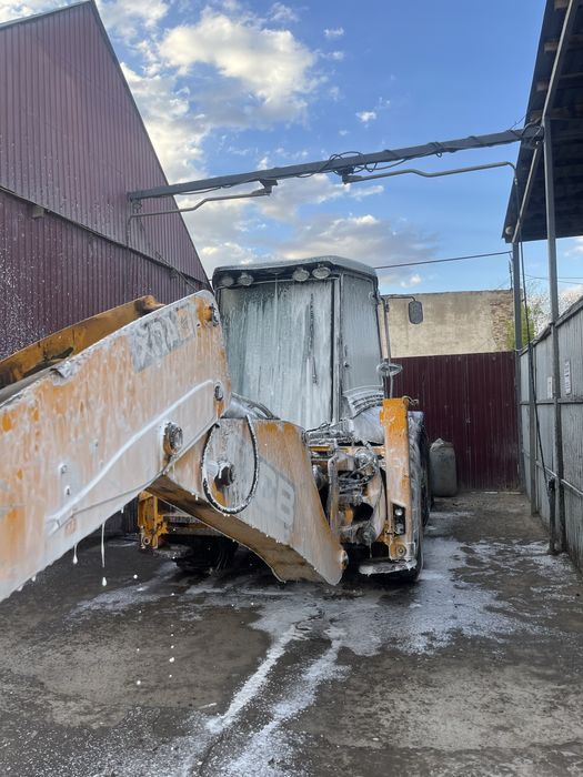 Экскавтаро-погрузчик 3/1