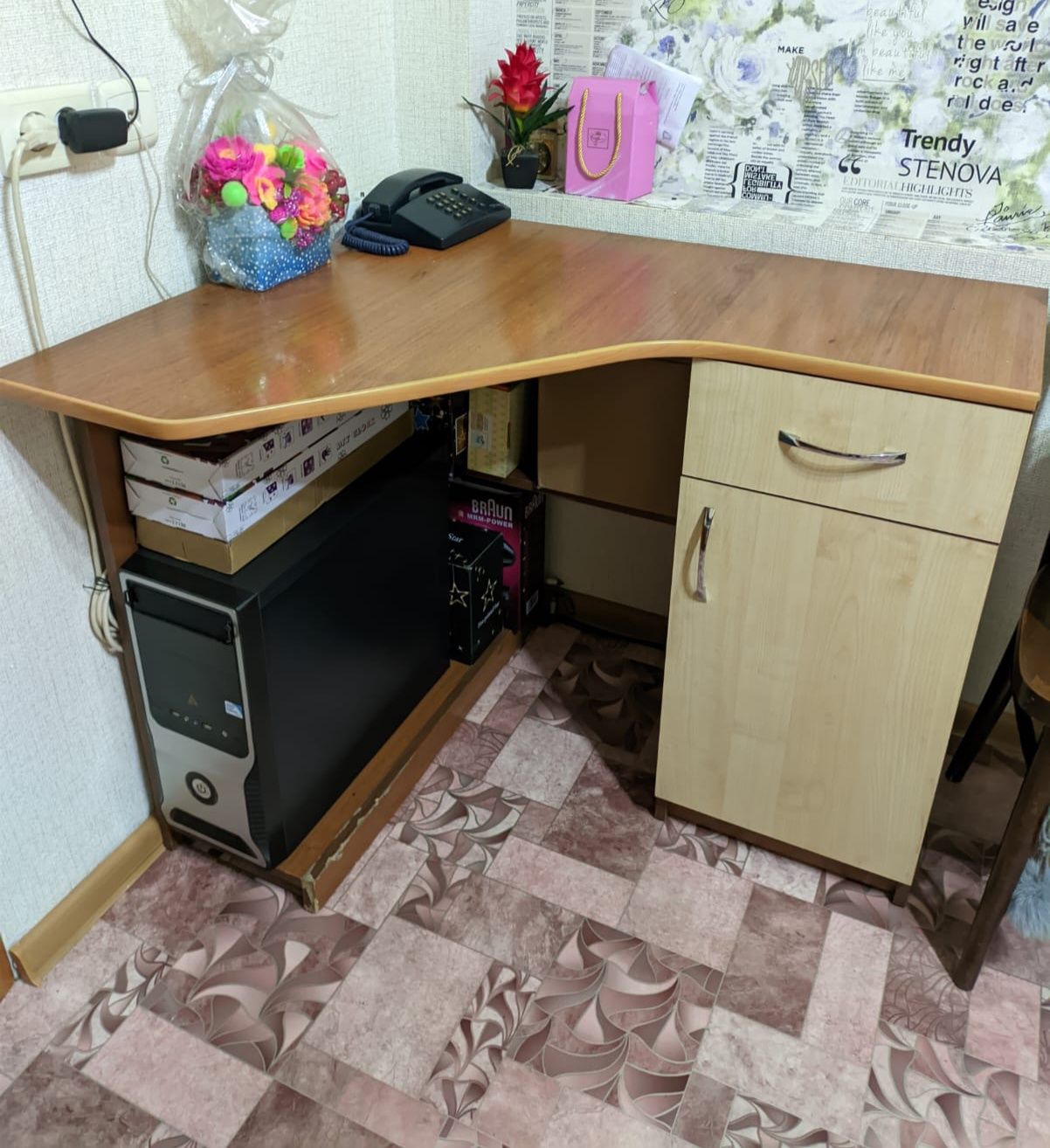 Стол компьютерный