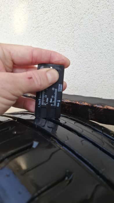 Vand anvelope vara 185 65 r15 Continental