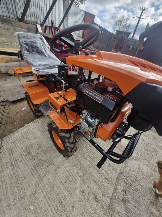 Tractoraș 4x4 motorină, nou