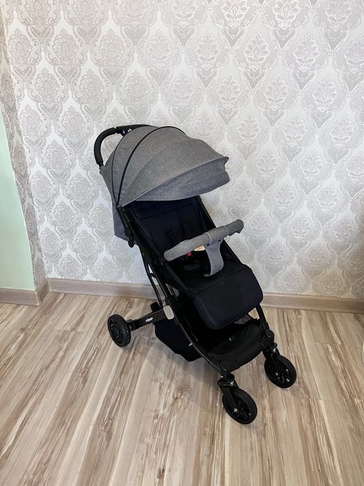 Коляска прогулочная