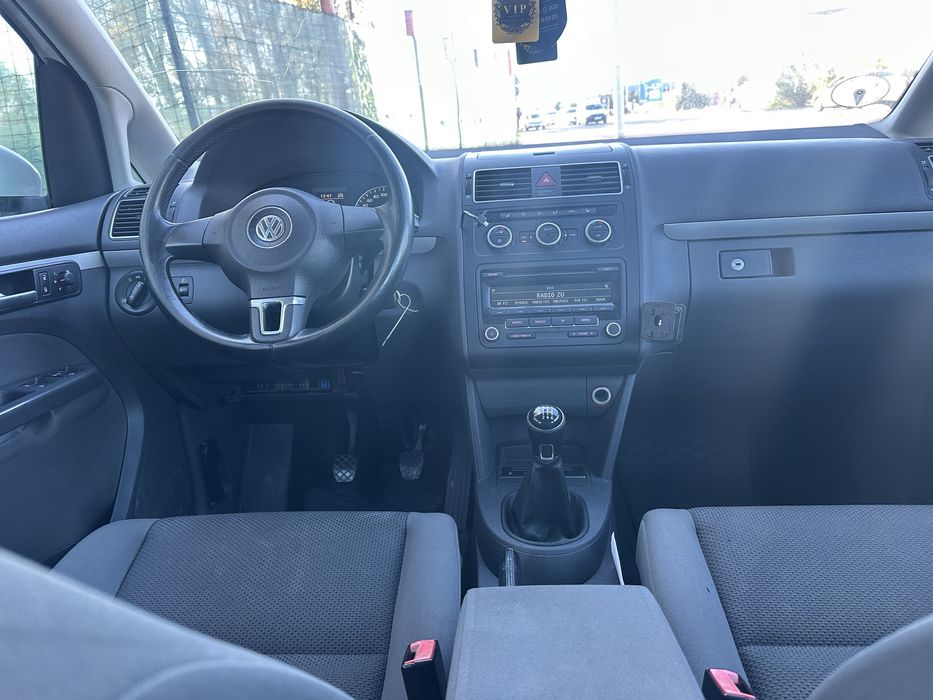 Vw Touran/2014/7Locuri/1.6TDI/6+1Vit-5.990€